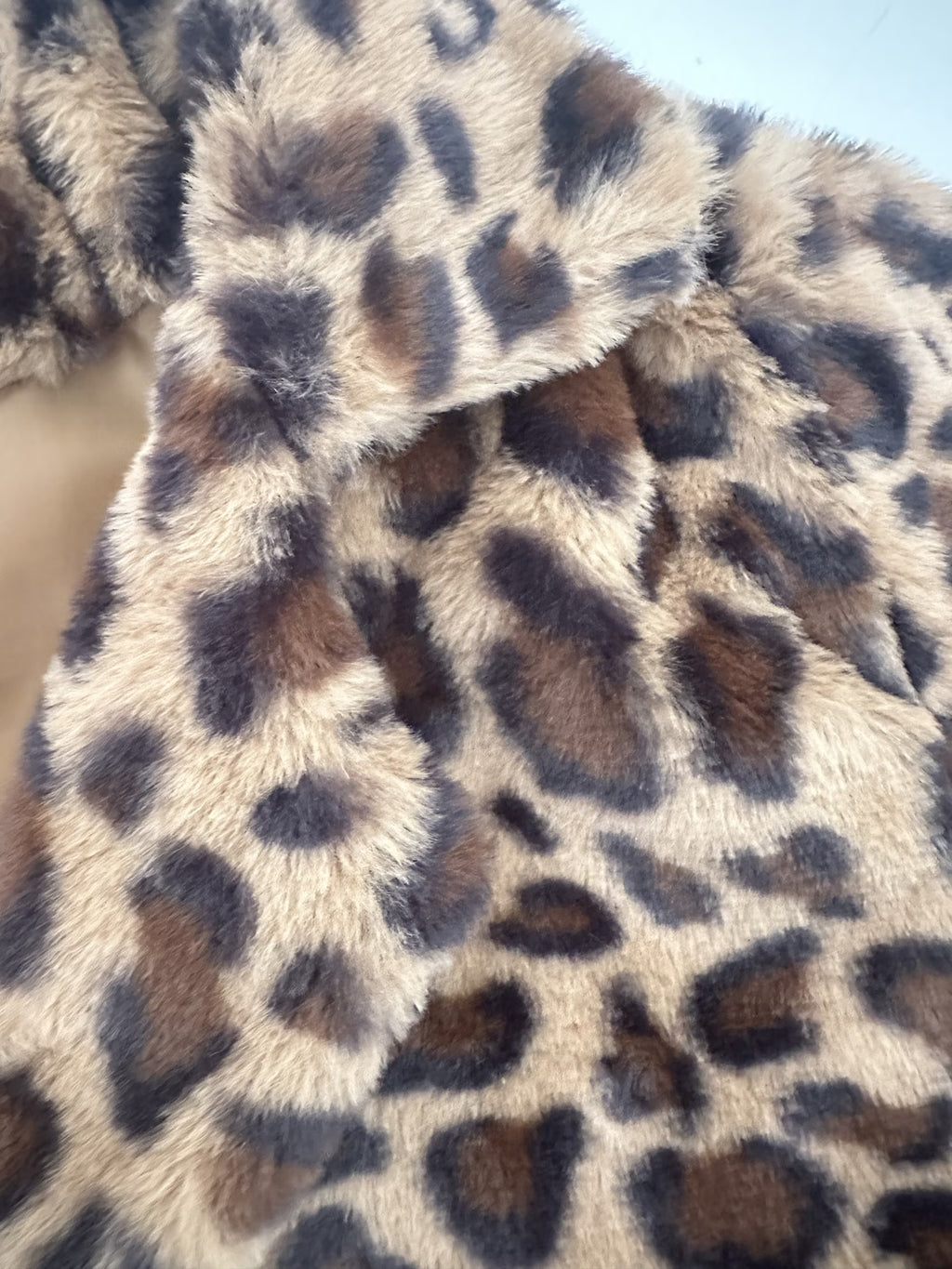 Plus Size Leopard Print Coat – Bold & Cozy Statement Outerwear